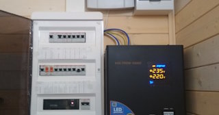 Установка и подключение стабилизаторов напряжения от 580 руб в Шадринске - ЭлектроШдр